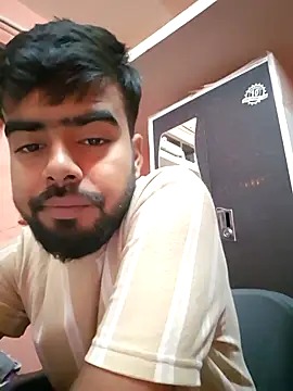 soniriyaa010101 online show from 11/28/25, 08:17