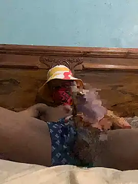 babyboyhluli online show from 11/04/25, 08:13