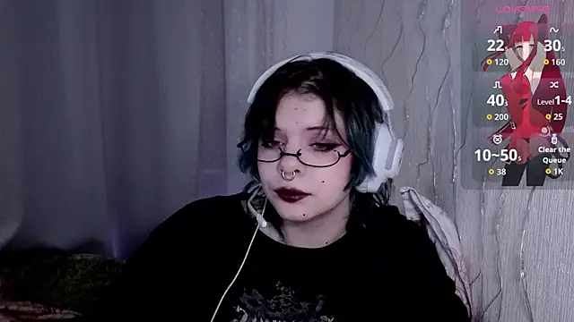 Snapshot of Alice_Zev chatting on 12/22/25, 10:29 Alice Zev online show from 12/22/25, 10:29