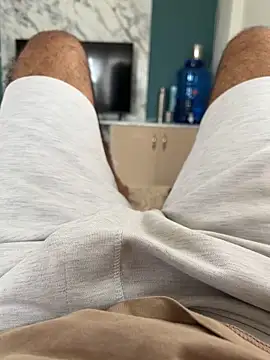 Snapshot of sunnu_97_ chatting on 10/21/25, 05:41 sunnu 97  online show from 10/21/25, 05:41