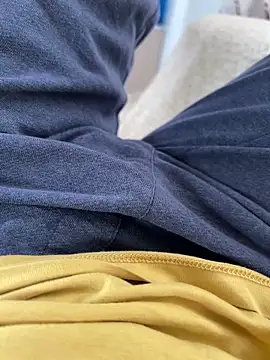 Snapshot of sunnu_97_ chatting on 10/23/25, 05:51 sunnu 97  online show from 10/23/25, 05:51