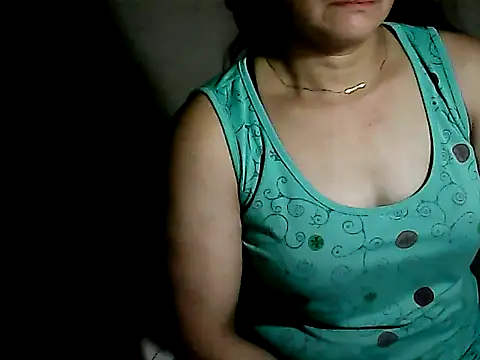 Snapshot of yoursPinayMama1682 chatting on 09/23/25, 10:46 yoursPinayMama1682 online show from 09/23/25, 10:46