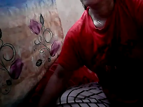 Snapshot of yoursPinayMama1682 chatting on 09/25/25, 01:42 yoursPinayMama1682 online show from 09/25/25, 01:42