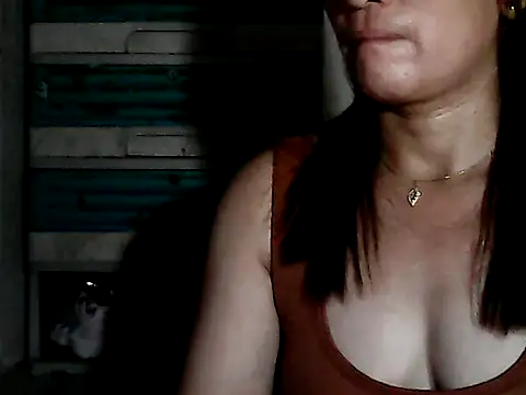 Snapshot of yoursPinayMama1682 chatting on 10/25/25, 01:07 yoursPinayMama1682 online show from 10/25/25, 01:07