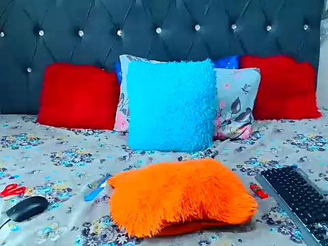 Snapshot of YummyJellybooty13 chatting on 09/20/25, 11:17 YummyJellybooty13 online show from 09/20/25, 11:17