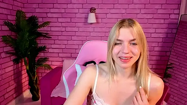 Margo Robbbie online show from 10/18/25, 01:08