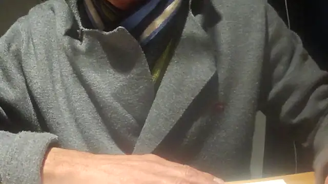 Snapshot of AntonioNice_iml chatting on 10/24/25, 04:09 AntonioNice iml online show from 10/24/25, 04:09