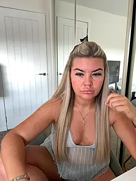 EmilyKingg online show from 09/11/25, 10:48