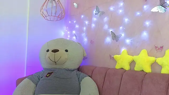 april bennett online show from 12/01/25, 12:43