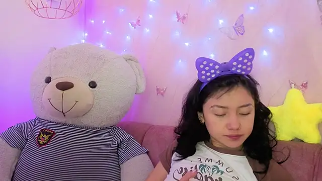 april bennett online show from 12/19/25, 12:34