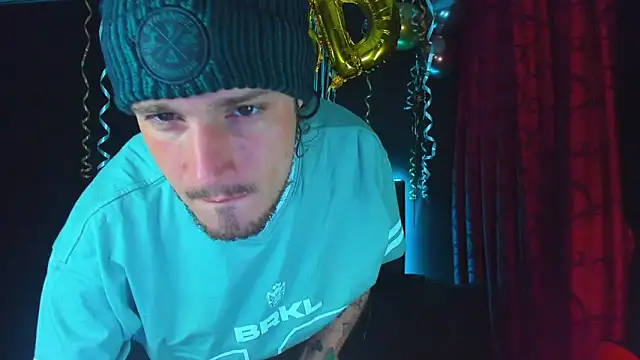 Snapshot of Angels21cm chatting on 09/24/25, 04:49 Angels21cm online show from 09/24/25, 04:49