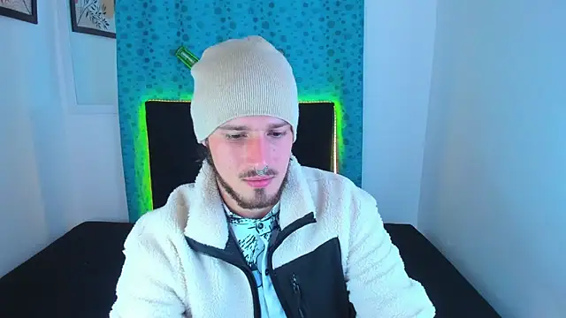 Snapshot of Angels21cm chatting on 10/04/25, 06:44 Angels21cm online show from 10/04/25, 06:44