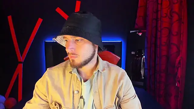 Snapshot of Angels21cm chatting on 10/21/25, 03:29 Angels21cm online show from 10/21/25, 03:29