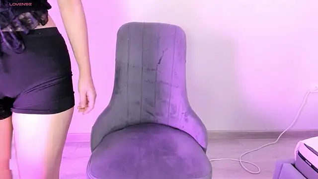 Snapshot of yanyaan chatting on 10/03/25, 03:47 yanyaan online show from 10/03/25, 03:47