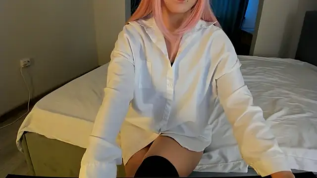 Snapshot of yanyaan chatting on 10/23/25, 03:17 yanyaan online show from 10/23/25, 03:17