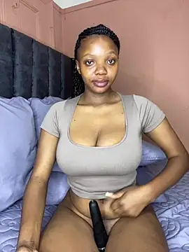 Snapshot of MilfBoobsxx chatting on 01/14/26, 02:50 MilfBoobsxx online show from 01/14/26, 02:50