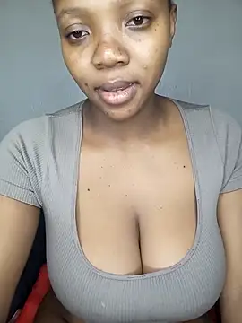 Snapshot of MilfBoobsxx chatting on 03/19/26, 04:44 MilfBoobsxx online show from 03/19/26, 04:44