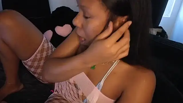 Snapshot of __suki chatting on 09/14/25, 10:42   suki online show from 09/14/25, 10:42