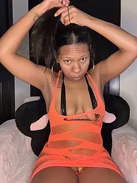 Snapshot of __suki chatting on 10/21/25, 08:48   suki online show from 10/21/25, 08:48