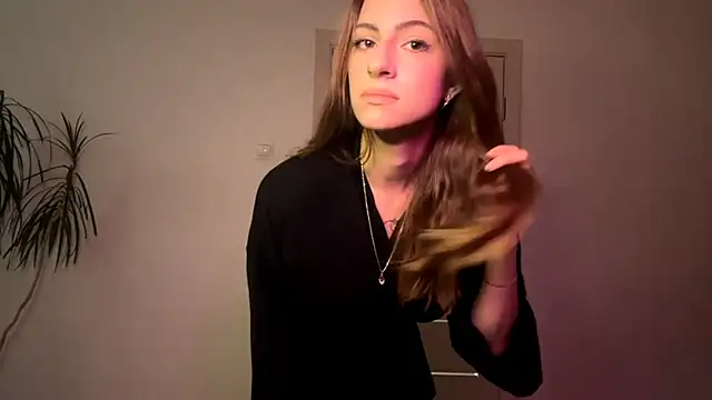 Snapshot of SophiaHils chatting on 09/10/25, 06:13 SophiaHils online show from 09/10/25, 06:13