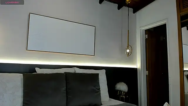 VictoriaShelby online show from 09/17/25, 11:34