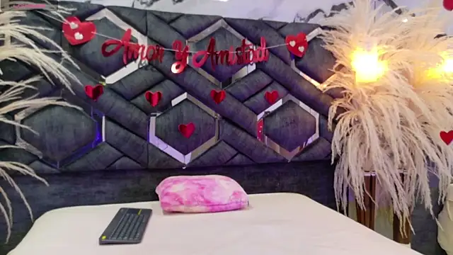 Amy Dowson online show from 09/18/25, 03:03