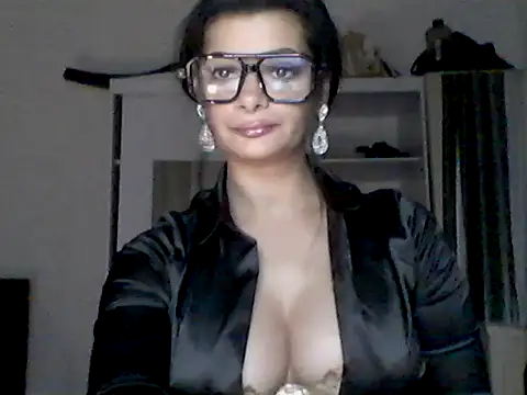 Snapshot of Pillango1212 chatting on 09/23/25, 04:54 Pillango1212 online show from 09/23/25, 04:54