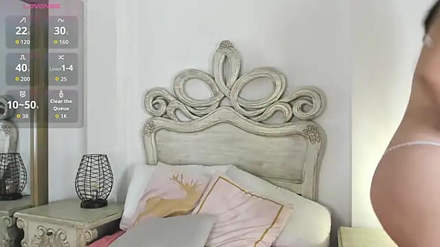 Snapshot of michell_blakke chatting on 11/09/25, 11:30 michell blakke online show from 11/09/25, 11:30