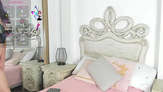 Snapshot of michell_blakke chatting on 11/27/25, 11:34 michell blakke online show from 11/27/25, 11:34