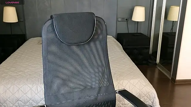 LouieEvans online show from 10/28/25, 08:55