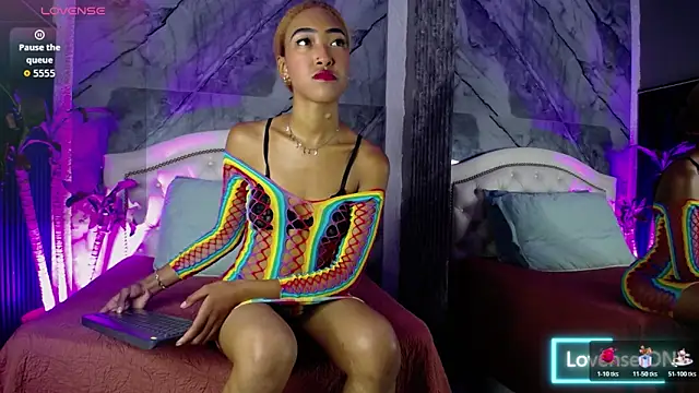 Snapshot of Alisha_Ebonyy chatting on 10/27/25, 11:25 Alisha Ebonyy online show from 10/27/25, 11:25