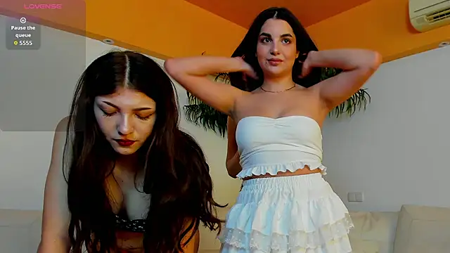 Snapshot of dark_summer chatting on 09/14/25, 01:21 dark summer online show from 09/14/25, 01:21