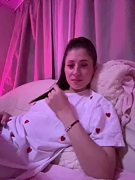 Snapshot of dark_summer chatting on 11/30/25, 04:00 dark summer online show from 11/30/25, 04:00