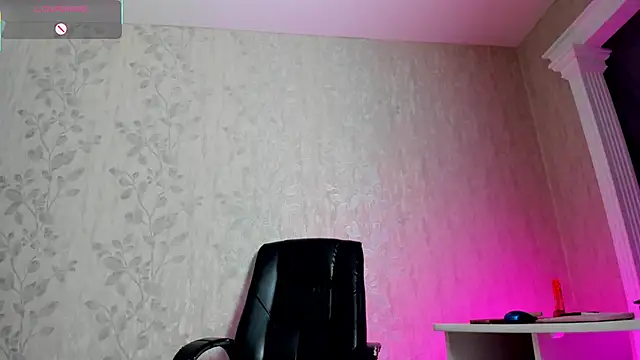 Snapshot of dark_summer chatting on 12/02/25, 07:57 dark summer online show from 12/02/25, 07:57