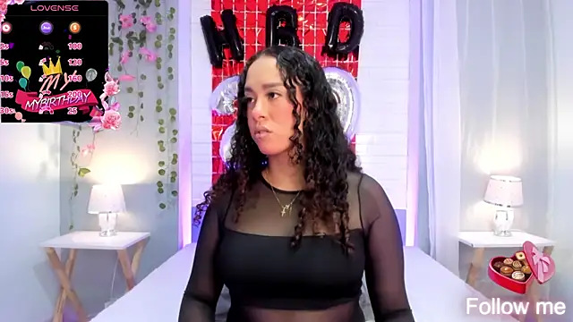 EverlyMooree online show from 09/21/25, 04:47