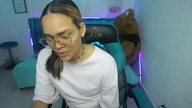 Lola bikers m online show from 09/22/25, 01:24