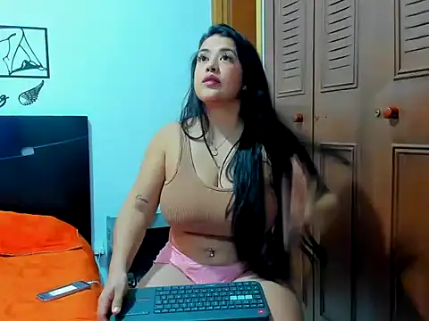 Snapshot of Allison_21_ chatting on 09/25/25, 02:04 Allison 21  online show from 09/25/25, 02:04