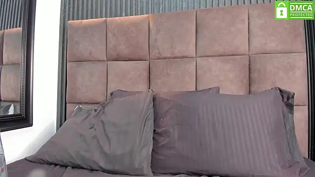 Snapshot of Sussy_Vixen chatting on 09/22/25, 08:11 Sussy Vixen online show from 09/22/25, 08:11