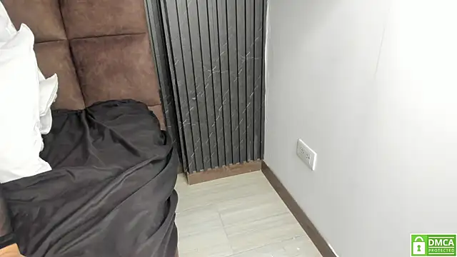 Snapshot of Sussy_Vixen chatting on 10/18/25, 09:32 Sussy Vixen online show from 10/18/25, 09:32