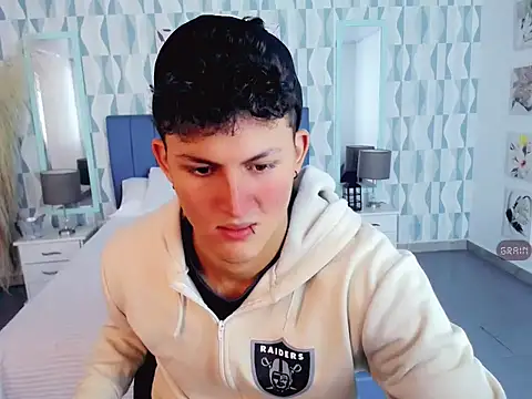 Axel savage online show from 10/27/25, 02:54