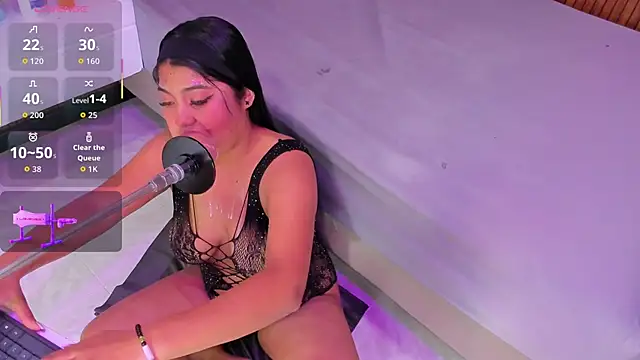 Snapshot of mysticlatina1 chatting on 11/09/25, 12:03 mysticlatina1 online show from 11/09/25, 12:03