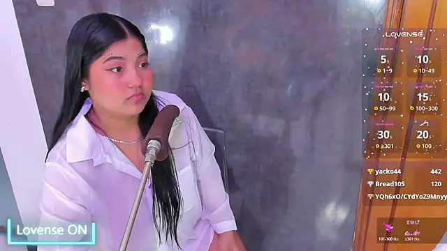 Snapshot of mysticlatina1 chatting on 11/30/25, 11:58 mysticlatina1 online show from 11/30/25, 11:58