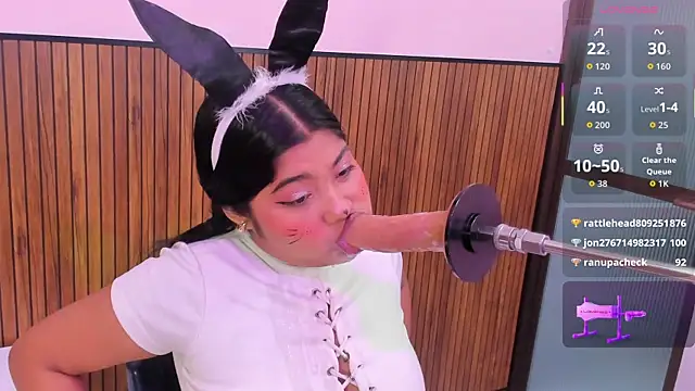 Snapshot of mysticlatina1 chatting on 12/14/25, 12:10 mysticlatina1 online show from 12/14/25, 12:10