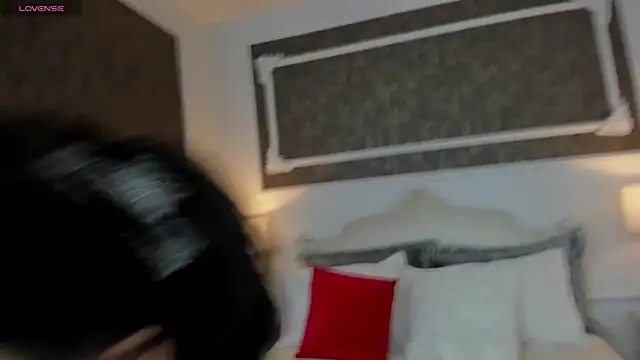 Snapshot of SharonBonet chatting on 10/03/25, 12:13 SharonBonet online show from 10/03/25, 12:13