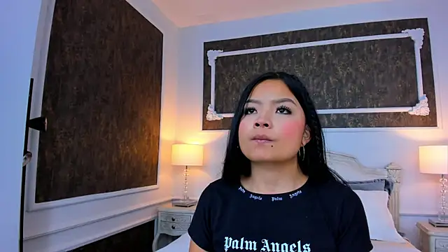 Snapshot of SharonBonet chatting on 10/09/25, 11:08 SharonBonet online show from 10/09/25, 11:08