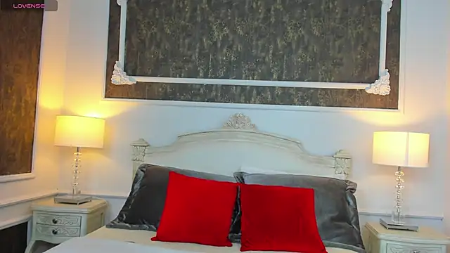 Snapshot of SharonBonet chatting on 10/11/25, 11:09 SharonBonet online show from 10/11/25, 11:09