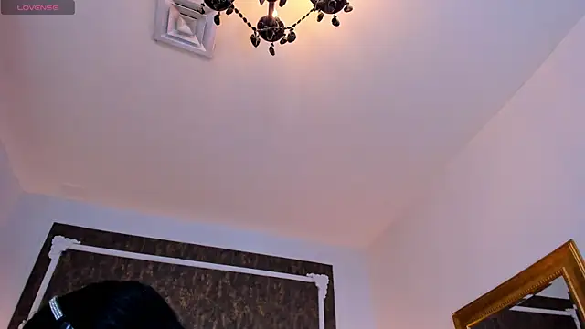 Snapshot of SharonBonet chatting on 10/27/25, 01:59 SharonBonet online show from 10/27/25, 01:59