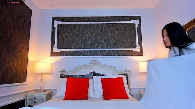 Snapshot of SharonBonet chatting on 10/28/25, 11:14 SharonBonet online show from 10/28/25, 11:14