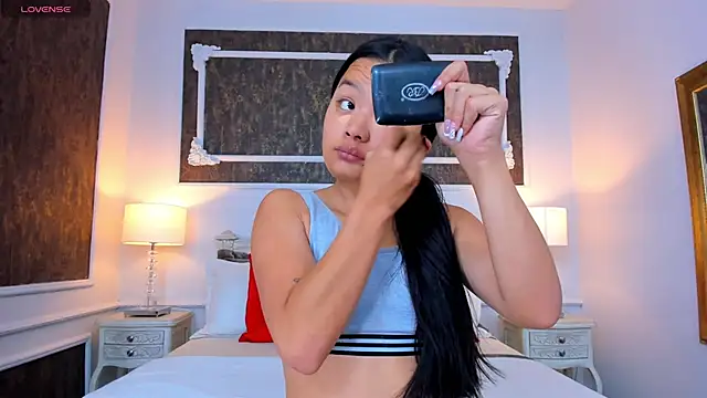 Snapshot of SharonBonet chatting on 11/04/25, 11:20 SharonBonet online show from 11/04/25, 11:20