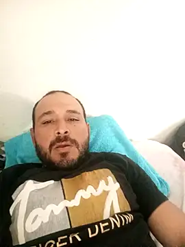 Snapshot of javi-tunene chatting on 09/29/25, 08:13 javi-tunene online show from 09/29/25, 08:13